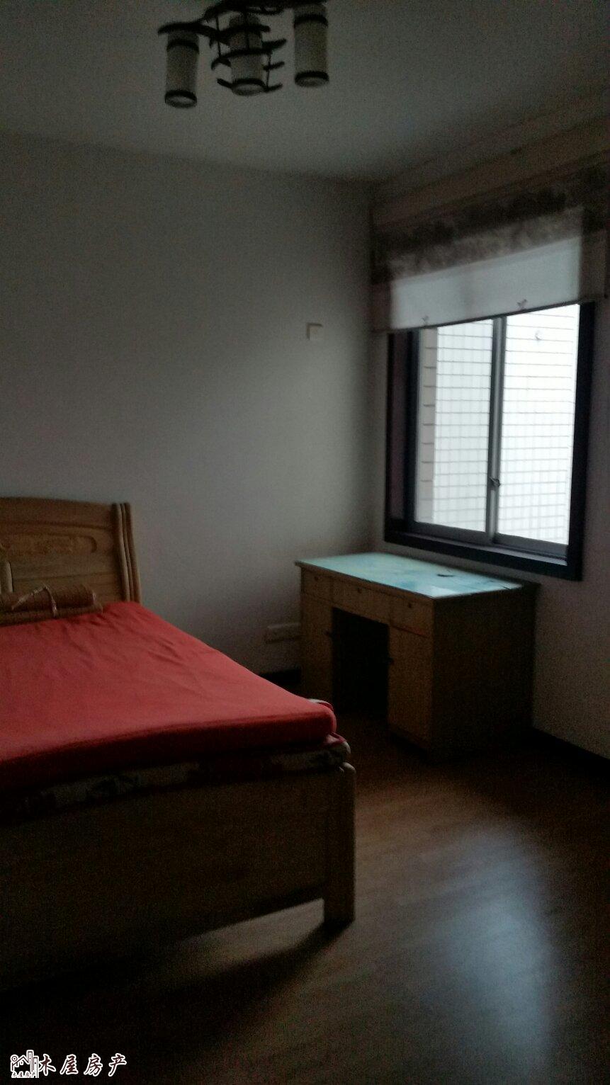明珠小区,普通3室2厅3卫2阳台地铁沿线超值因房子小换大地10