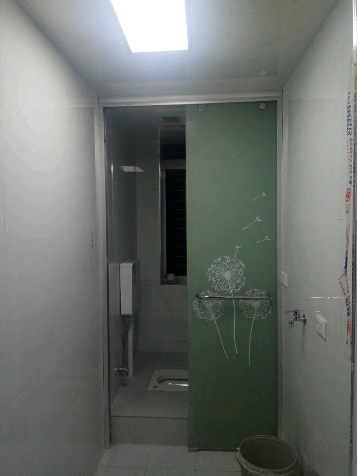 市一幼家属院,襄城东街慧安巷机关家属院四室一厅.四中义教部校区房4