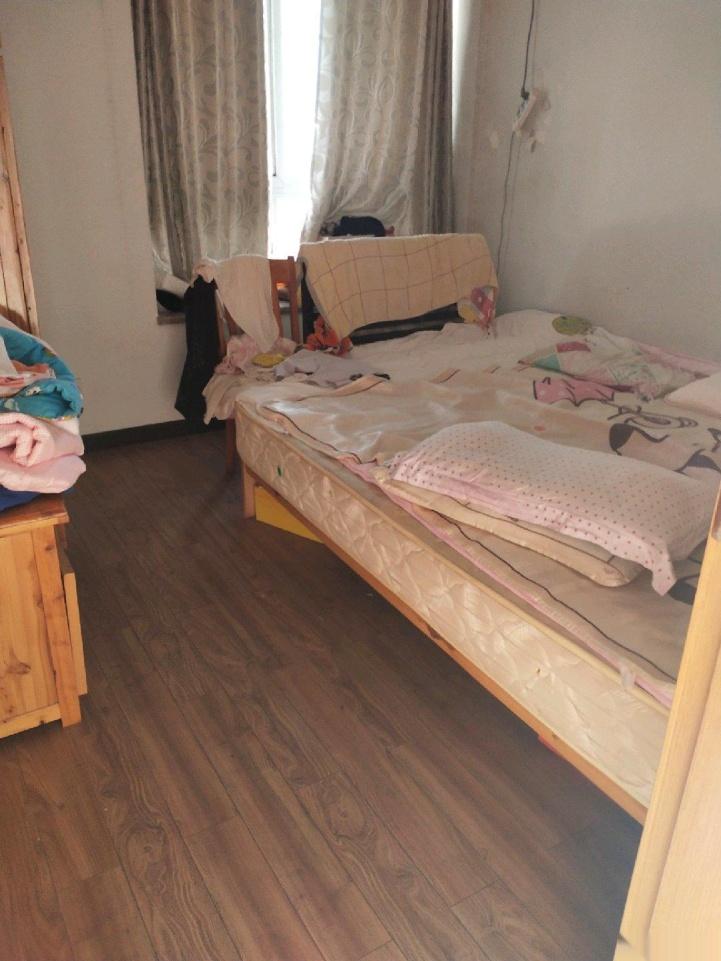 灯塔雅舍,灯塔雅舍带露台两室两厅46万6