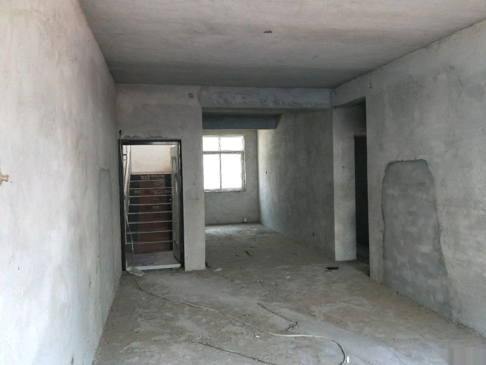 中方建材市场,中方建材市场纯毛坯 随时看房 采光好 送地下室1