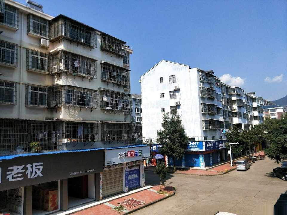 中方建材市场,中方建材市场纯毛坯 随时看房 采光好 送地下室9