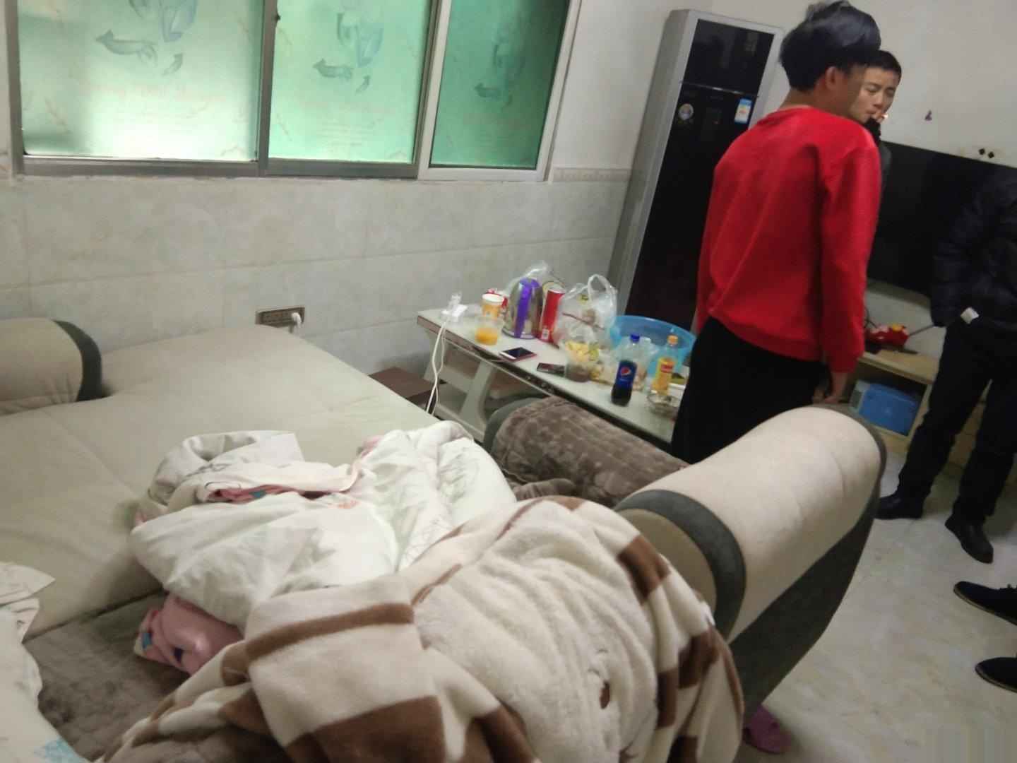 二丝厂,未知集市处交通方便离学校近4