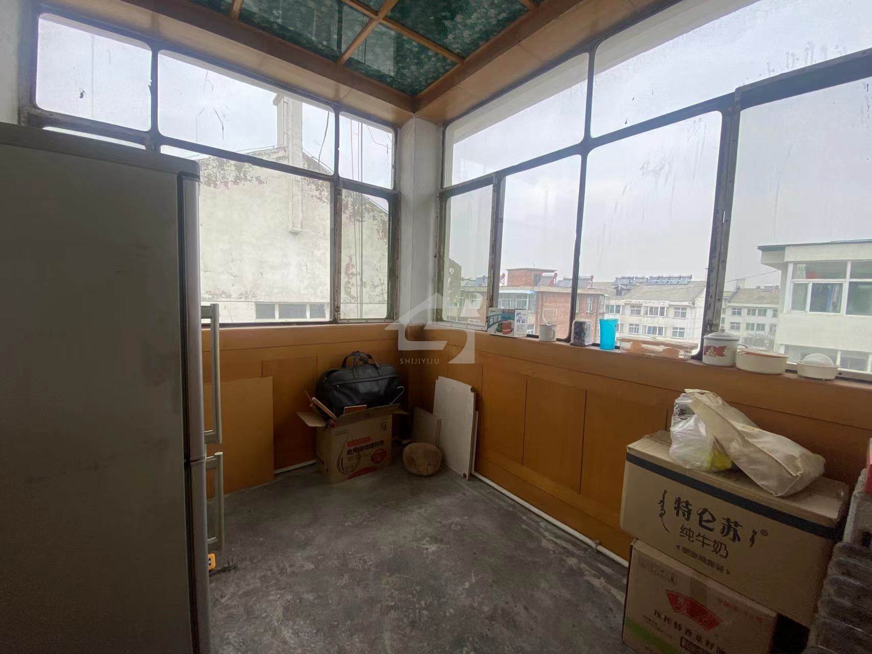 粮食公寓,八一路上学 精致三居 大红本满五 随时看房1