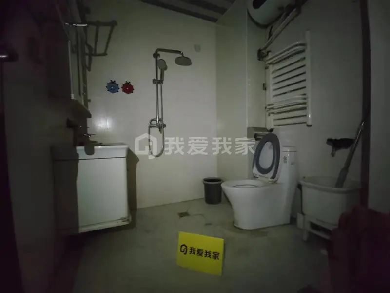 海天花苑,房东急售 海天花苑两室 步梯三楼 送地下室 可按揭5