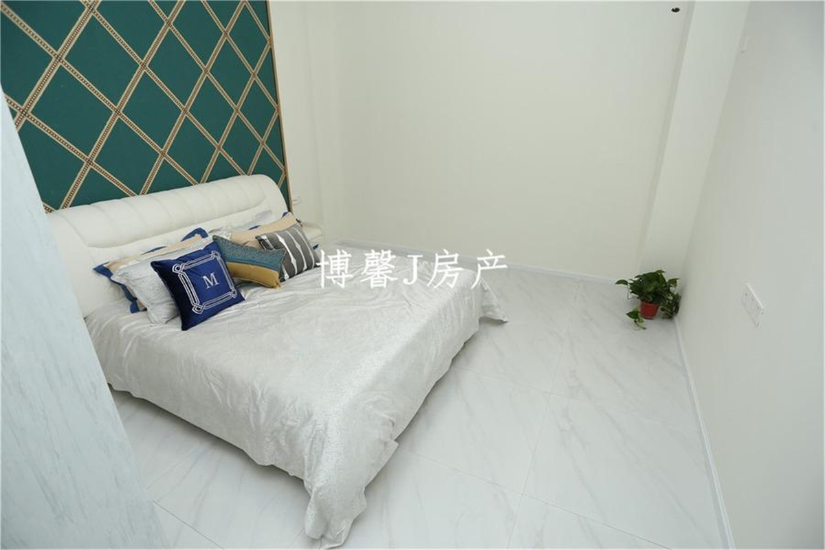 新华路住房,新华路住房 92平米 20多万7