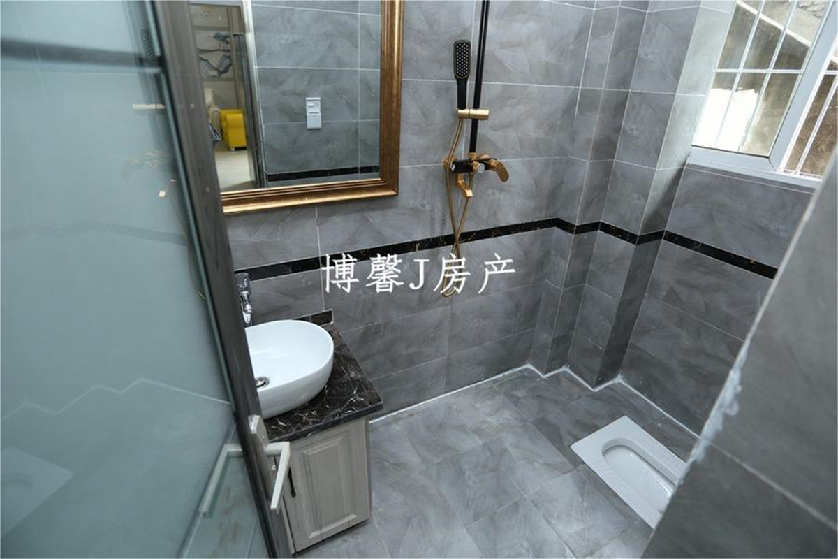 新华路住房,新华路住房 92平米 20多万4