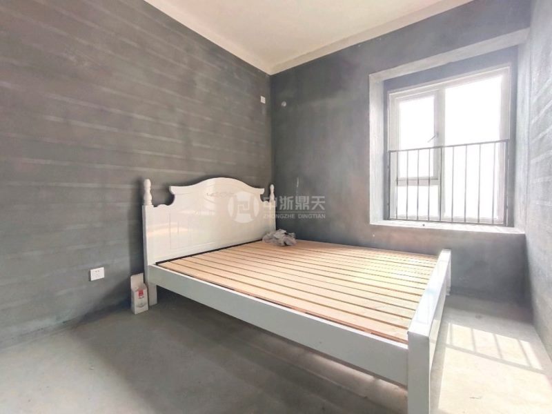 中海世纪公馆,大润发对面 中海 4房 急售3