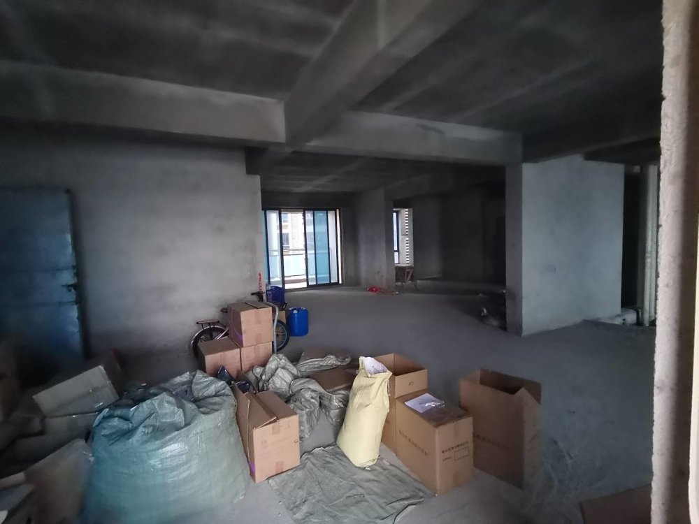 潮庭华府,潮庭华府二期中层毛坯实用三房 南北对流 证在手可配合按揭2