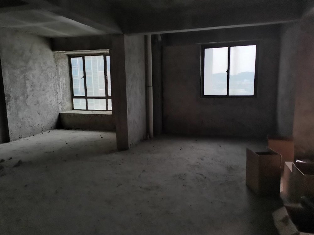 潮庭华府,潮庭华府二期中层毛坯实用三房 南北对流 证在手可配合按揭4