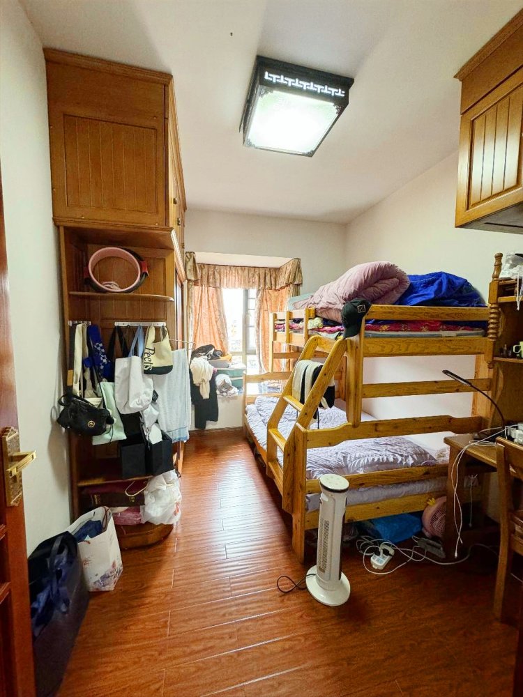 龙潭春天,新上好房龙潭春天带楼顶花园3室2厅2卫实木家具关门卖247万5