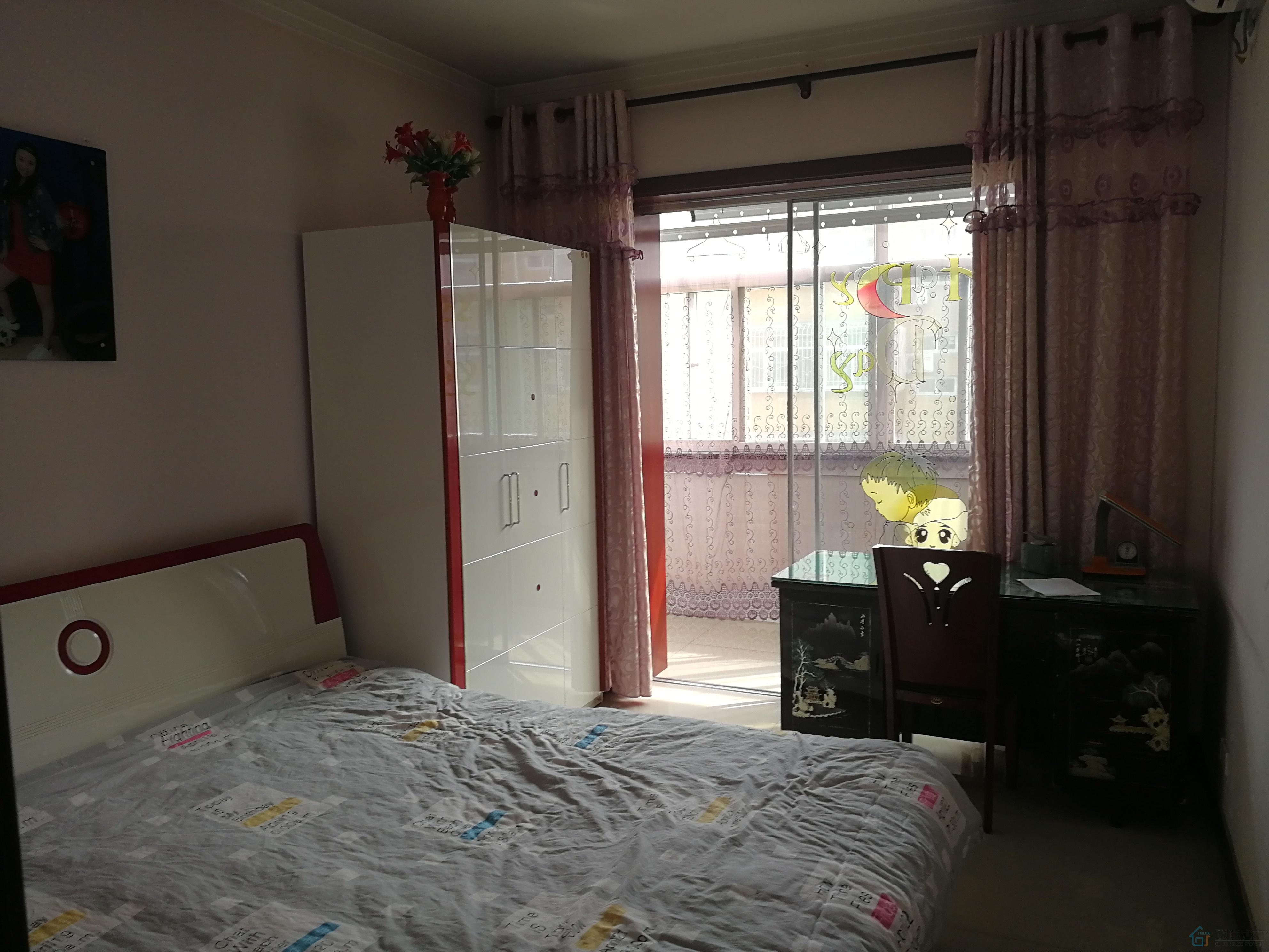 春和苑,城东,春和苑,周围商场齐全,有三个朝阳的大卧室,精装修3