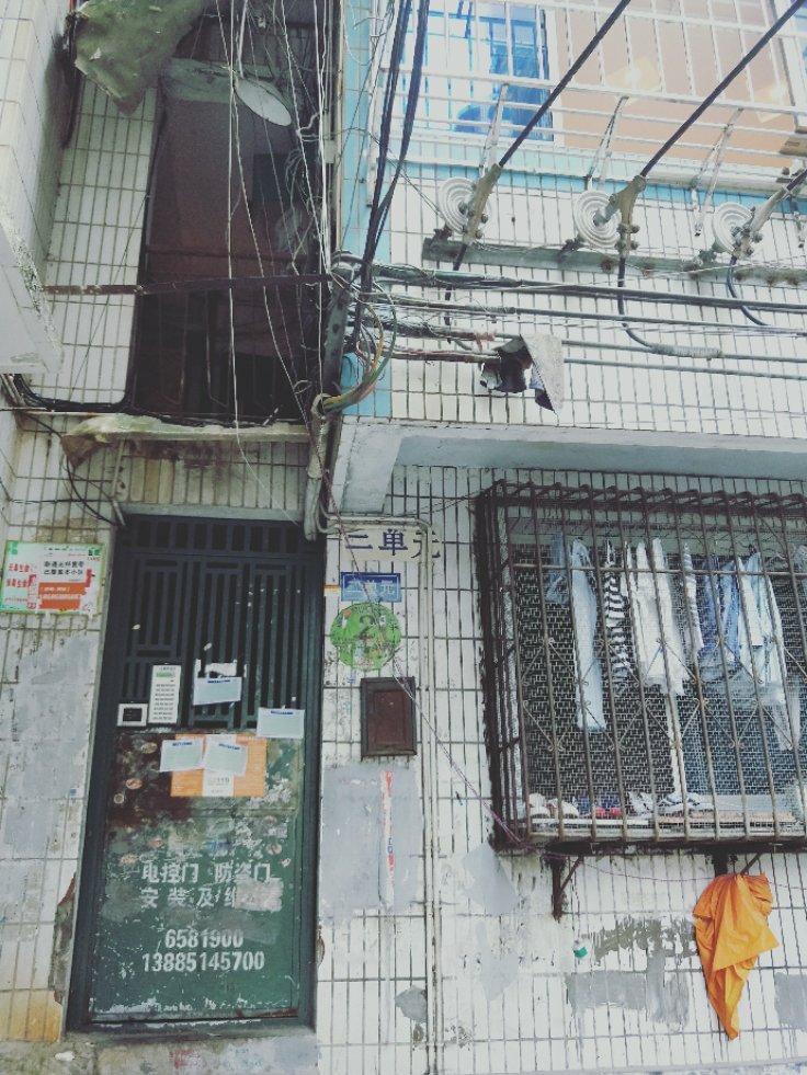 栖霞小区,急售师大栖霞小区全新精装步梯2楼可贷款仅72万9
