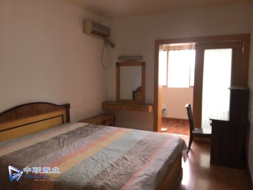 梨园,130㎡梨园紧邻地铁,公交便利6
