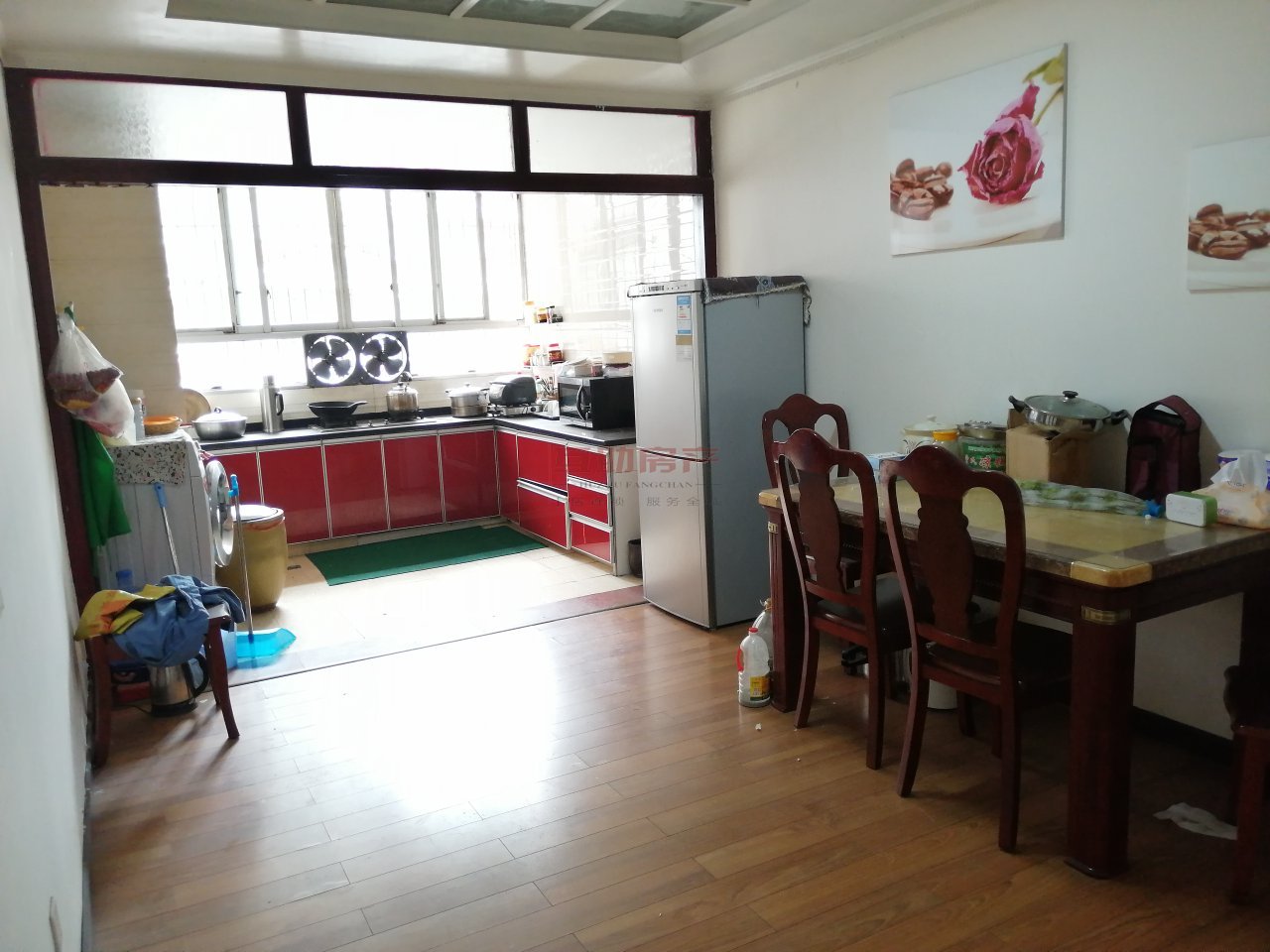 清华苑,清华苑,3室2厅2卫精装修,户型通透 2楼,周边配套齐全3