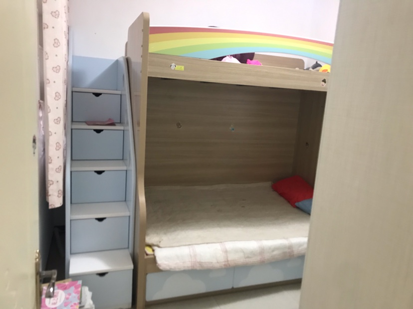 阳光花园,295
阳光花园 三室两厅一卫 地段好 采光好 学校近2