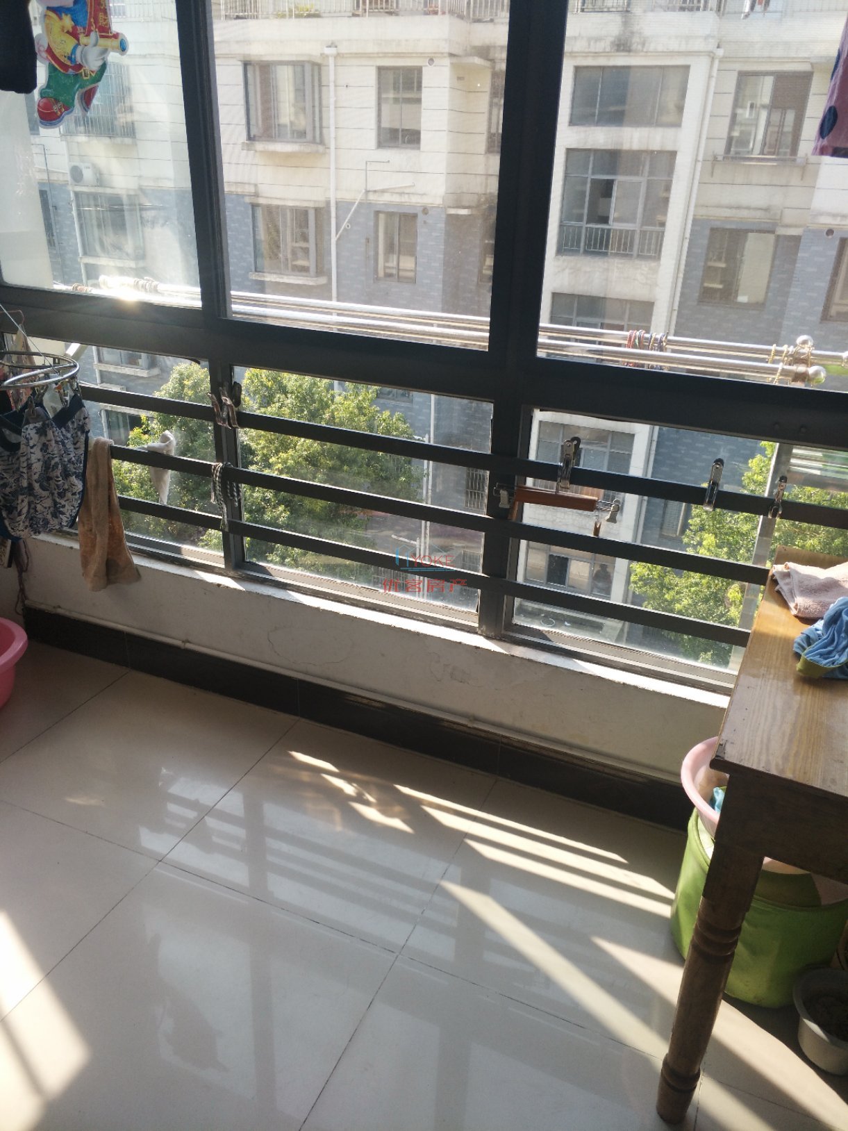 碧云国际花园,碧云国际花园102平两房诚心出售,附电动车库。随时看房。7