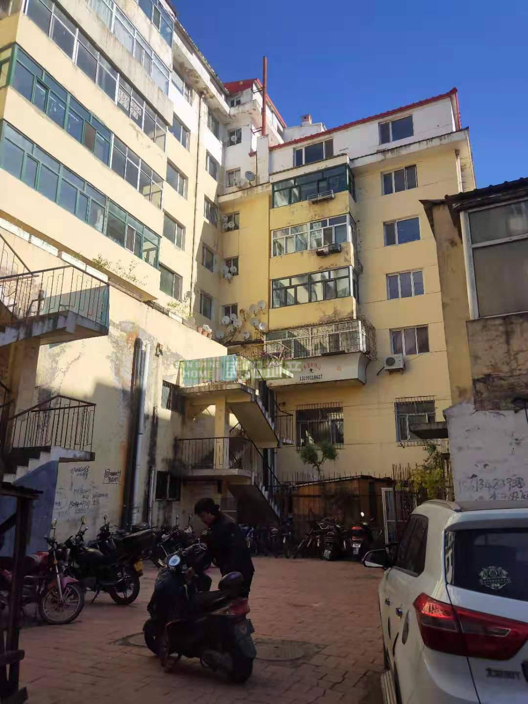 九小,中山客运站斜对过道南多层4搂 1室1厅1卫8