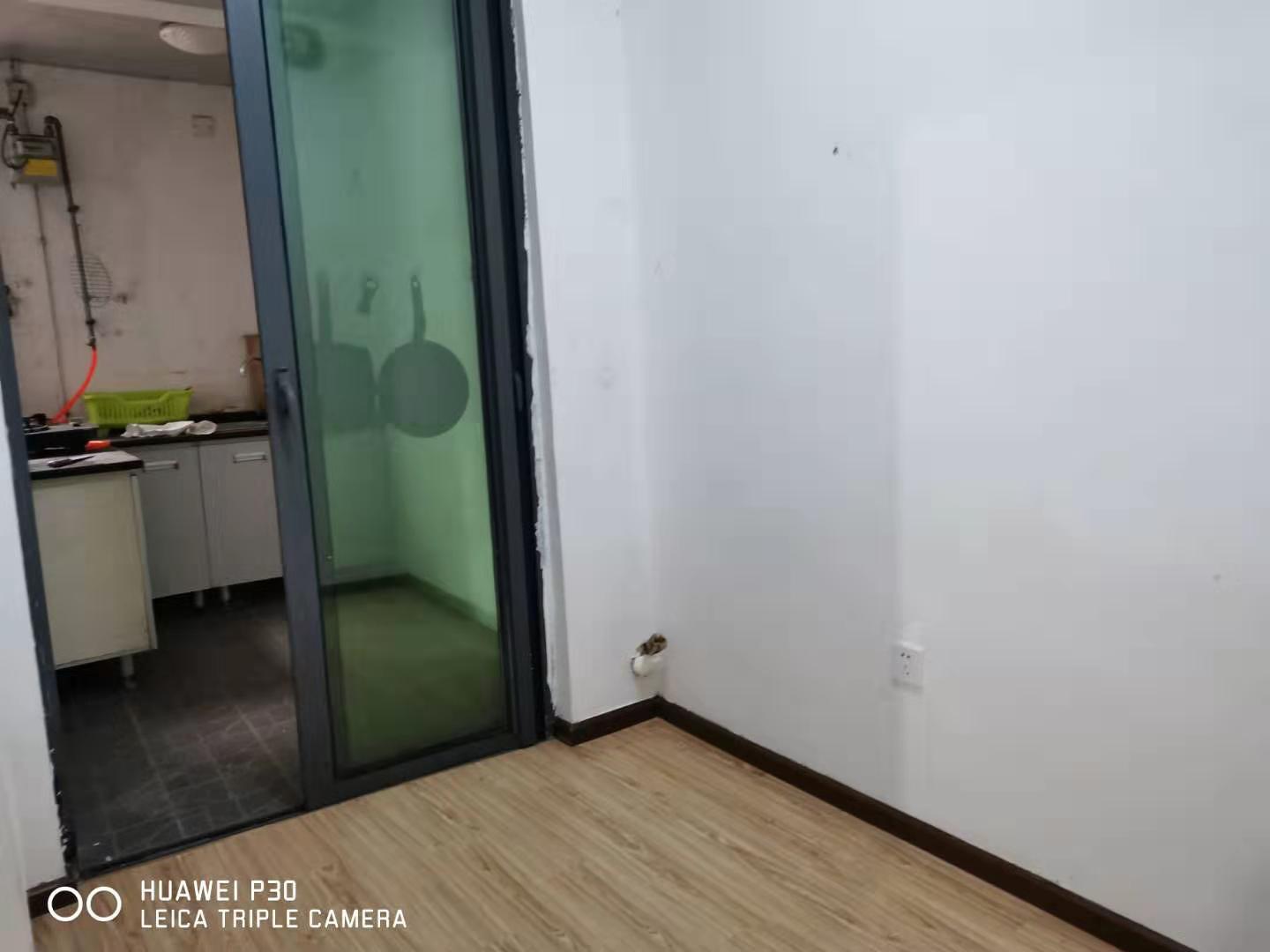 中天会展城,会展城 一室住房 满五年 可租可售 可隔两室 有钥匙看房方便7