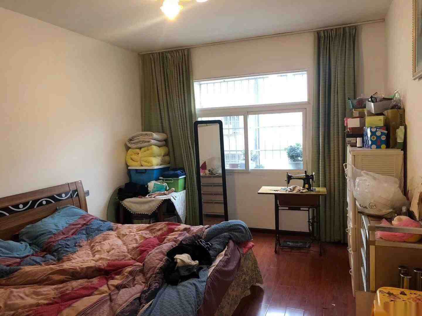 德宏社区,德乌德宏路口3室2厅2卫中等装修,证齐支持按揭2