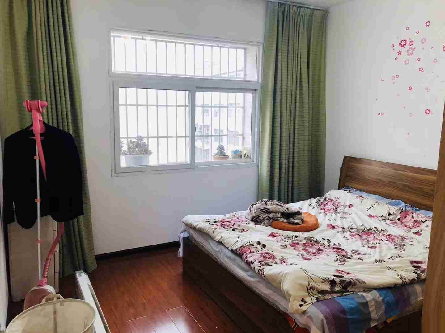 德宏社区,德乌德宏路口3室2厅2卫中等装修,证齐支持按揭7