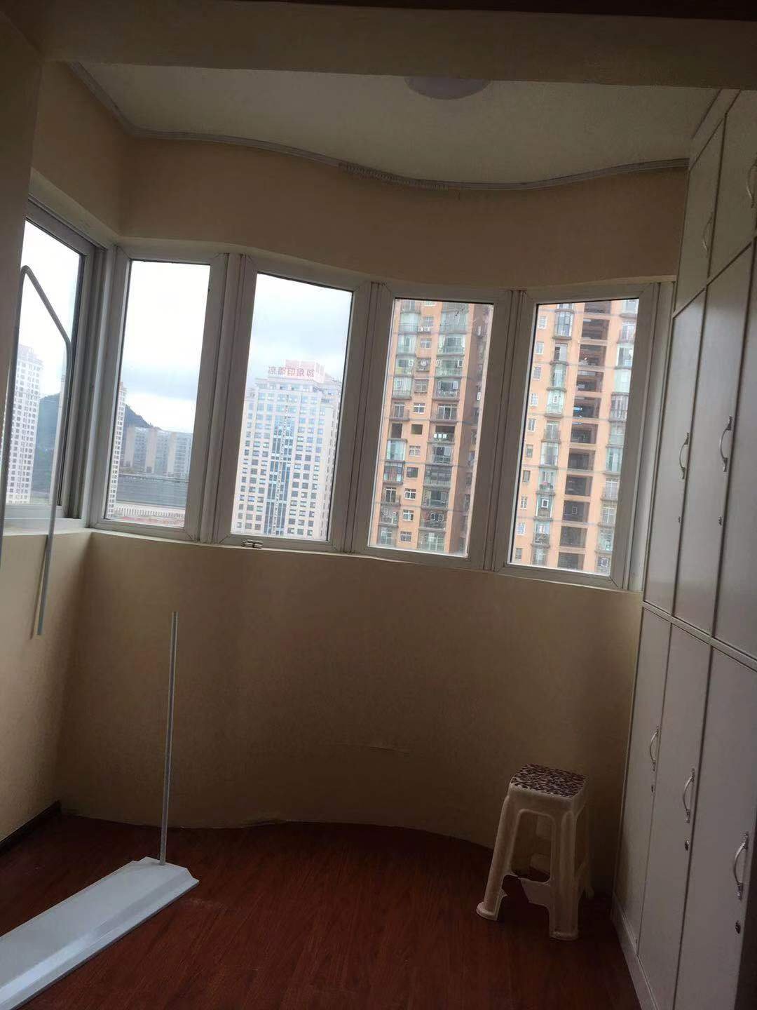 麒麟大厦,麒麟大厦 3室朝南 证齐能按揭!10