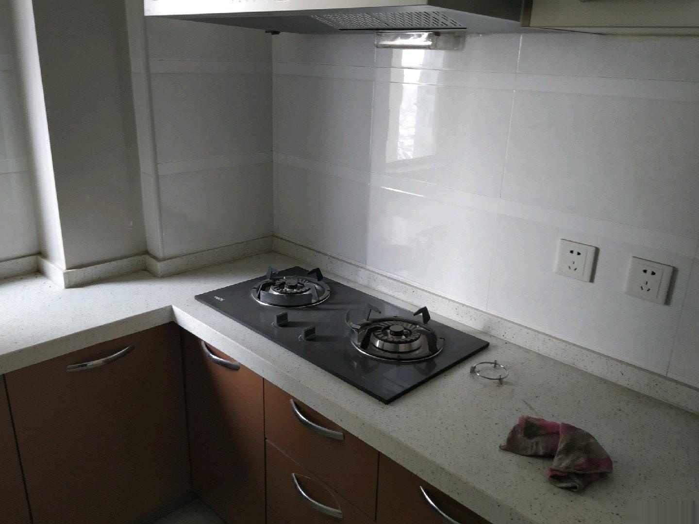 盛泰家园,盛泰94平,精装修,没住过,有本可分期1