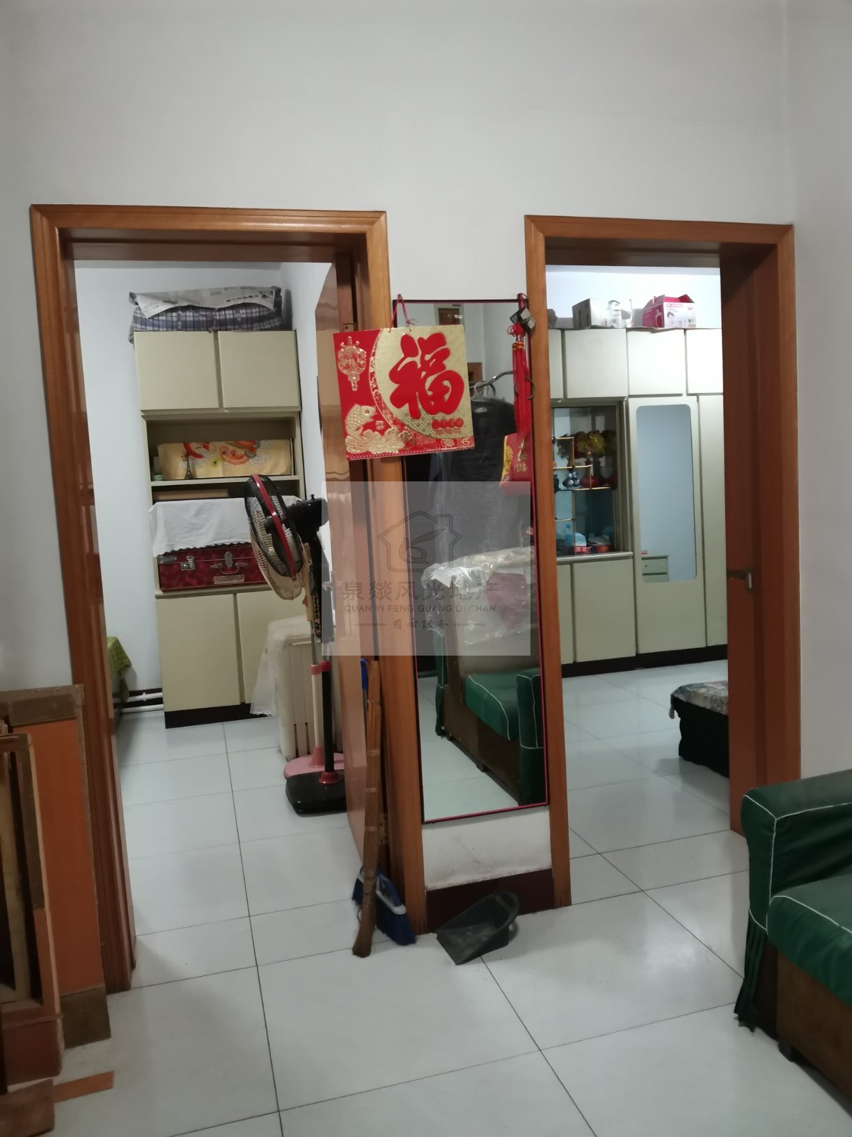 铁亮小区,有租客三共一业刚改造好,紧邻汽车站,公交站,火车站,交通方便5