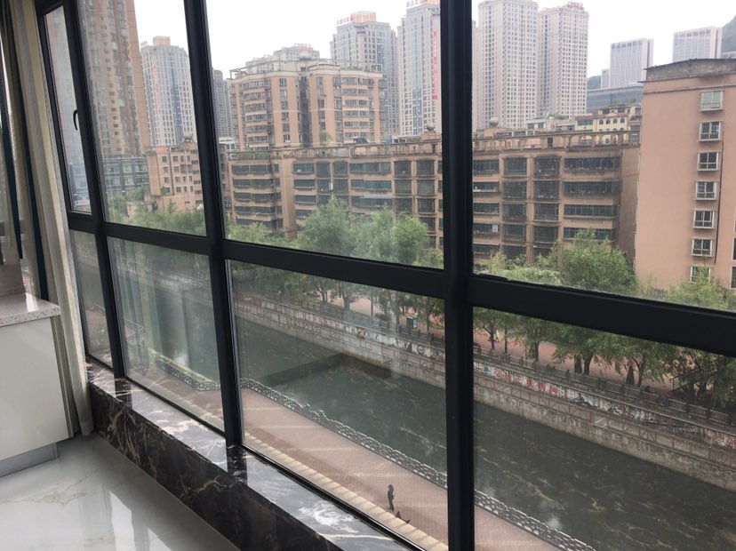 德远城中湾畔,城中湾畔3室可改4室,客厅朝南证齐可按揭12