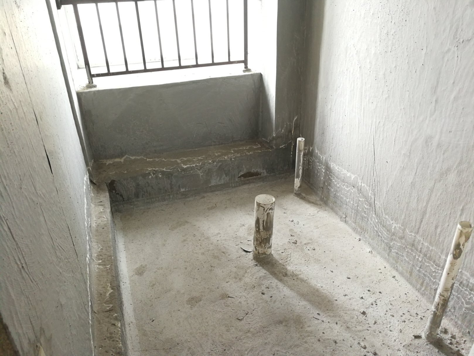 雍湖公园里,公园里电梯清水套四,可按揭,户型格局好,怎么装都可以,急售9
