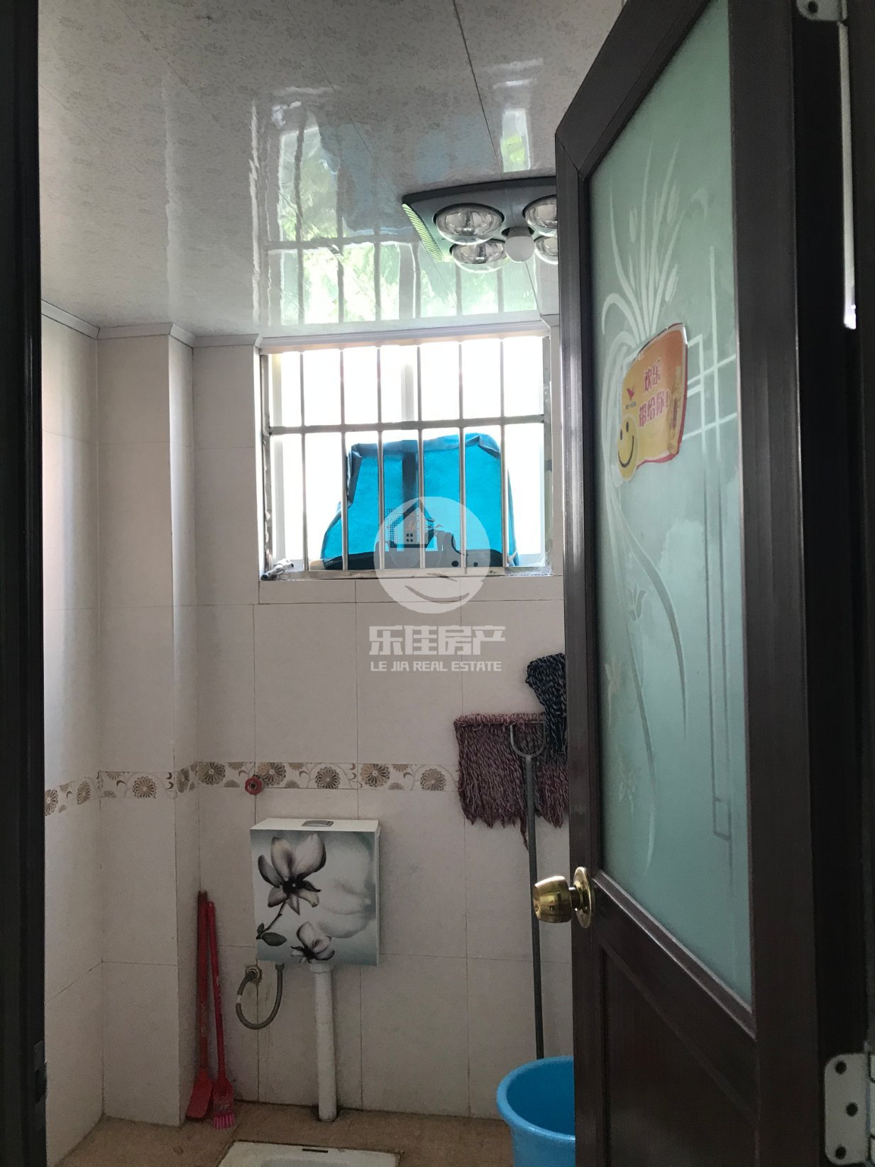 银山颐园,银山颐园城市繁华地段,小区内配有健身器材,超高绿化率5