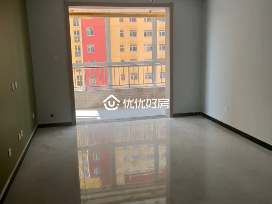 盛世华府2室2厅1卫朝南北精装房源图片