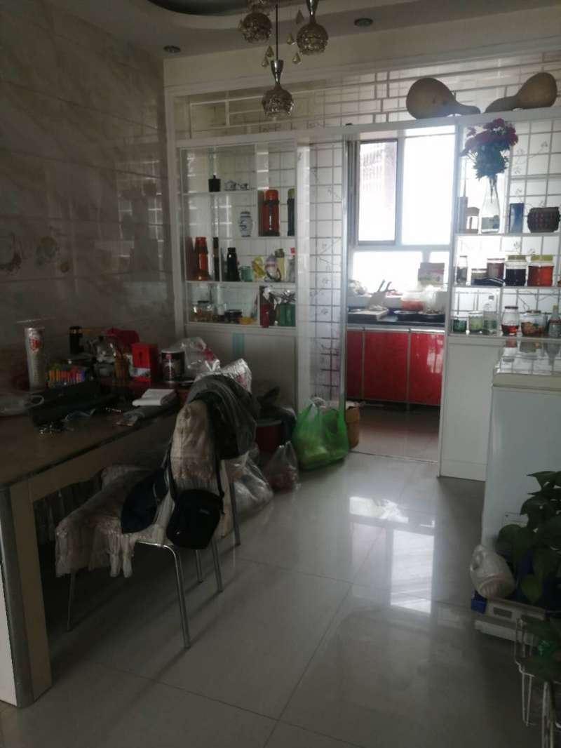 公务员小区,公务员小区三室两天普通装修1
