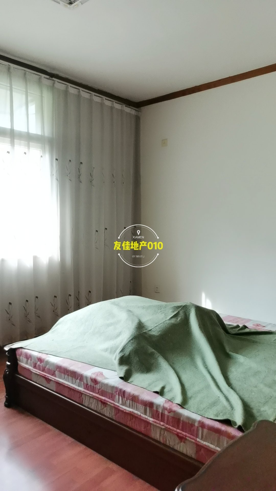未来城市,3002二层岩发展银行四房双卫出售,房子适合大家庭居住10