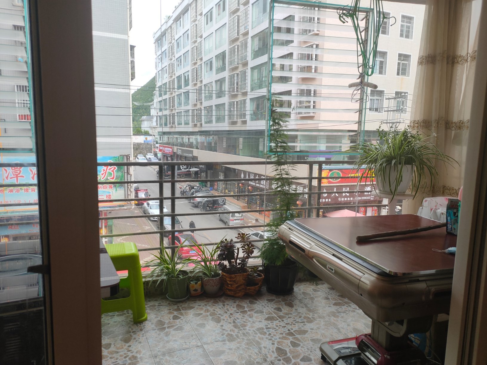 景新花园,景新花园步梯三楼四室两厅两卫精装修关门卖8