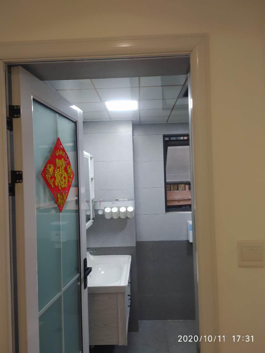城北滨江河畔,精品好房,楼层好,视野广,城北滨江河畔3室2厅2卫1阳台!3