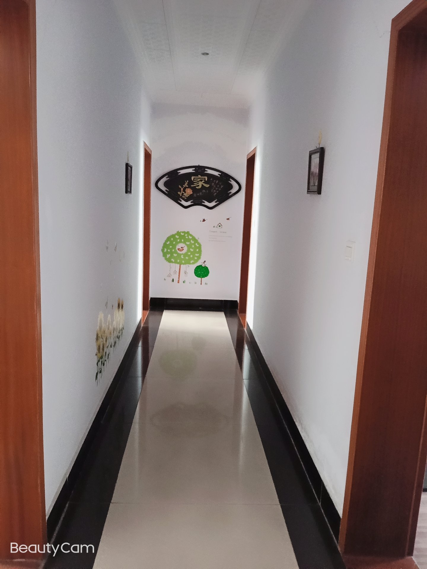 芳辰一品,步步高附近小区电梯四房两厅精装房,南北通透双阳台。7