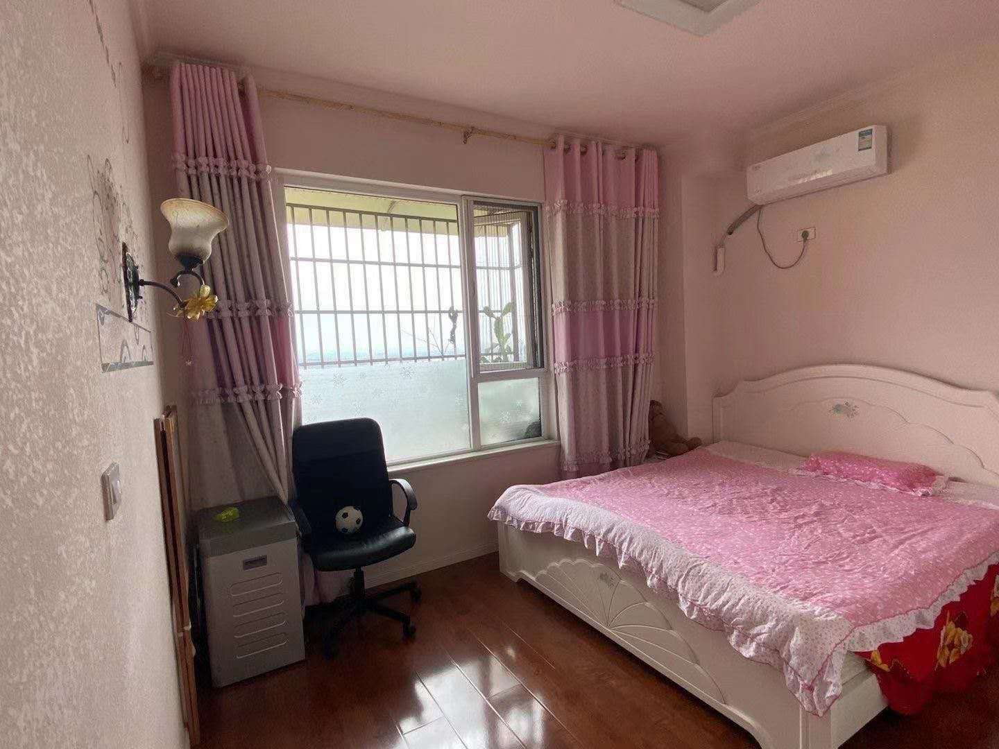 万宸阅湖郡,阅湖郡,精装修,四室二厅双卫,带拎包入住1