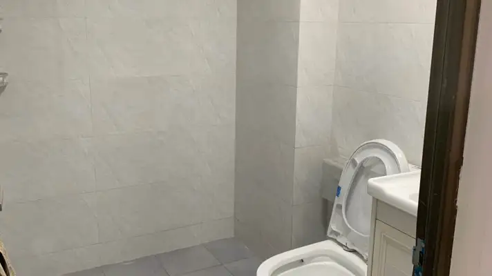 隔套出租,拎包入住,看房方便!