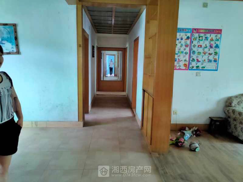 湘泉花园,湘泉花园120平米3房,下个月出证3