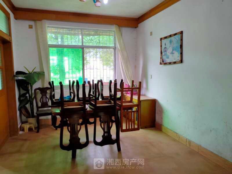湘泉花园,湘泉花园120平米3房,下个月出证4