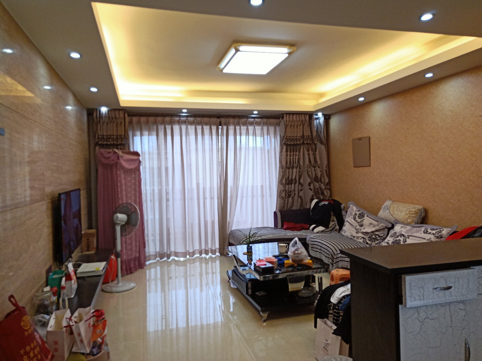 西湖紫薇,西湖紫薇,四室,精装,带屋顶花苑,户型方正大气,视线宽阔5