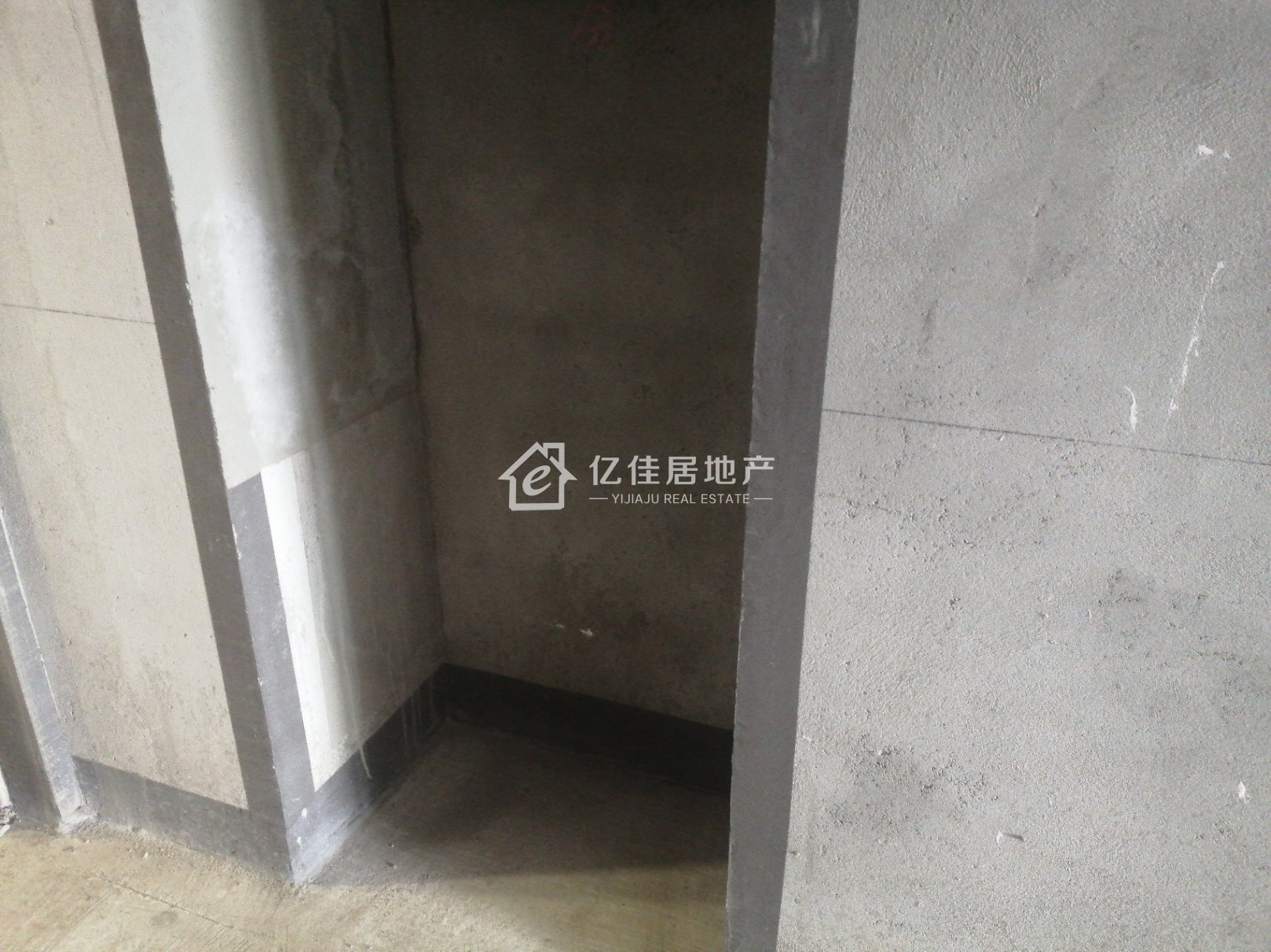绿洲望嵩文化广场,外迁急售!绿洲广场!毛坯 三居室 可商可住!可分期!10