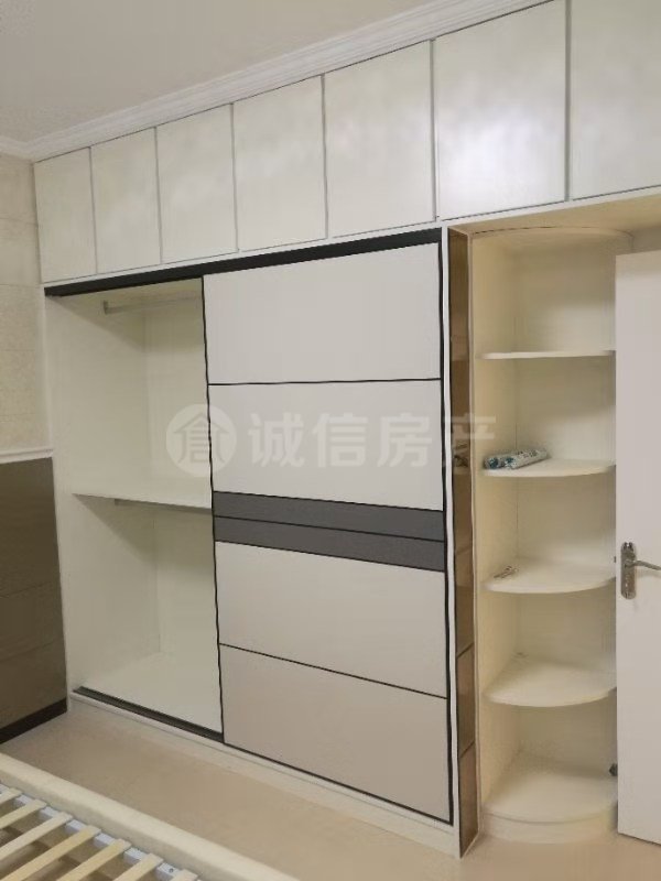 义乌商贸城五金区,义乌商贸城五金区精装三楼两室两厅超大阳台东北片区十一小一初中6
