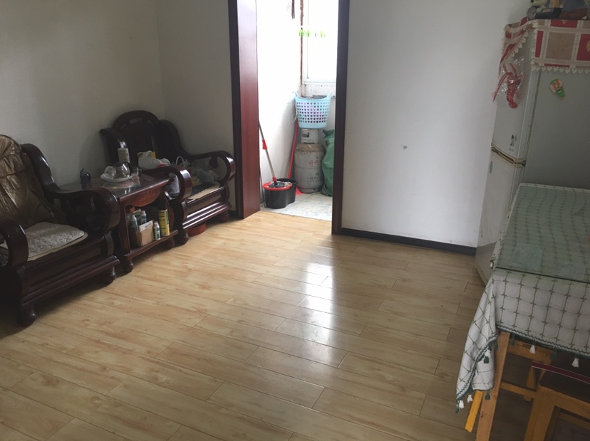 关厢门14号,一小四中学驱关厢门14号 实际75平 老证9