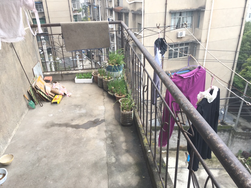 关厢门14号,一小四中学驱关厢门14号 实际75平 老证5