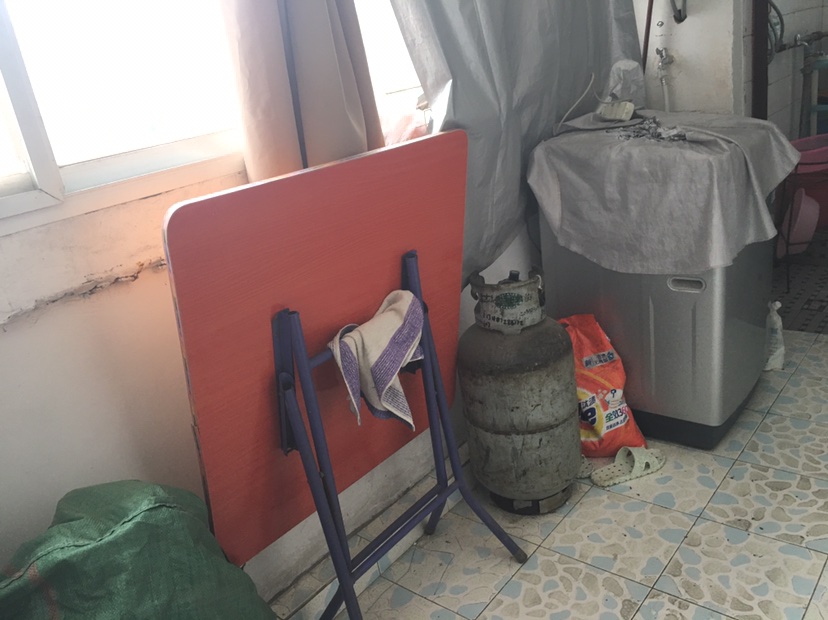关厢门14号,一小四中学驱关厢门14号 实际75平 老证1
