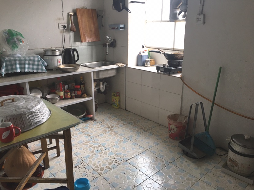 关厢门14号,一小四中学驱关厢门14号 实际75平 老证2