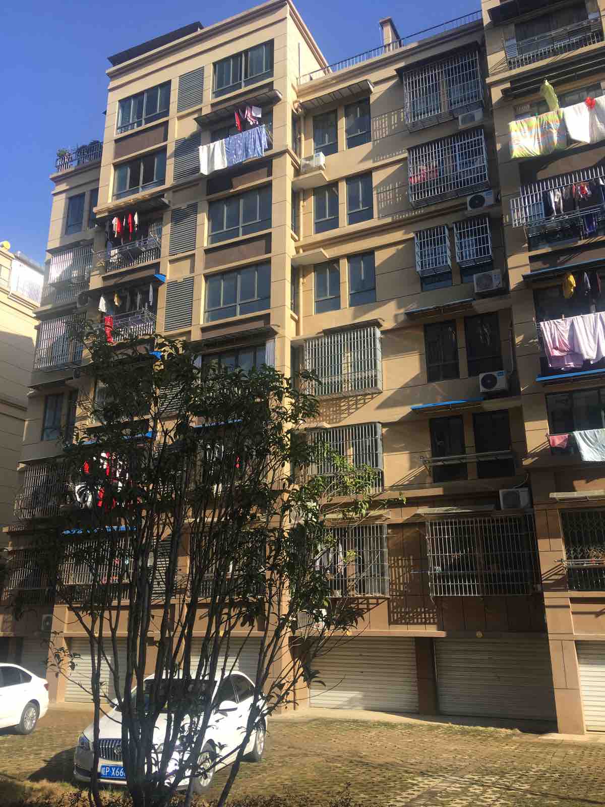 财富桂花苑,财富桂花苑中层,两房满五年唯1,随时方便看房7