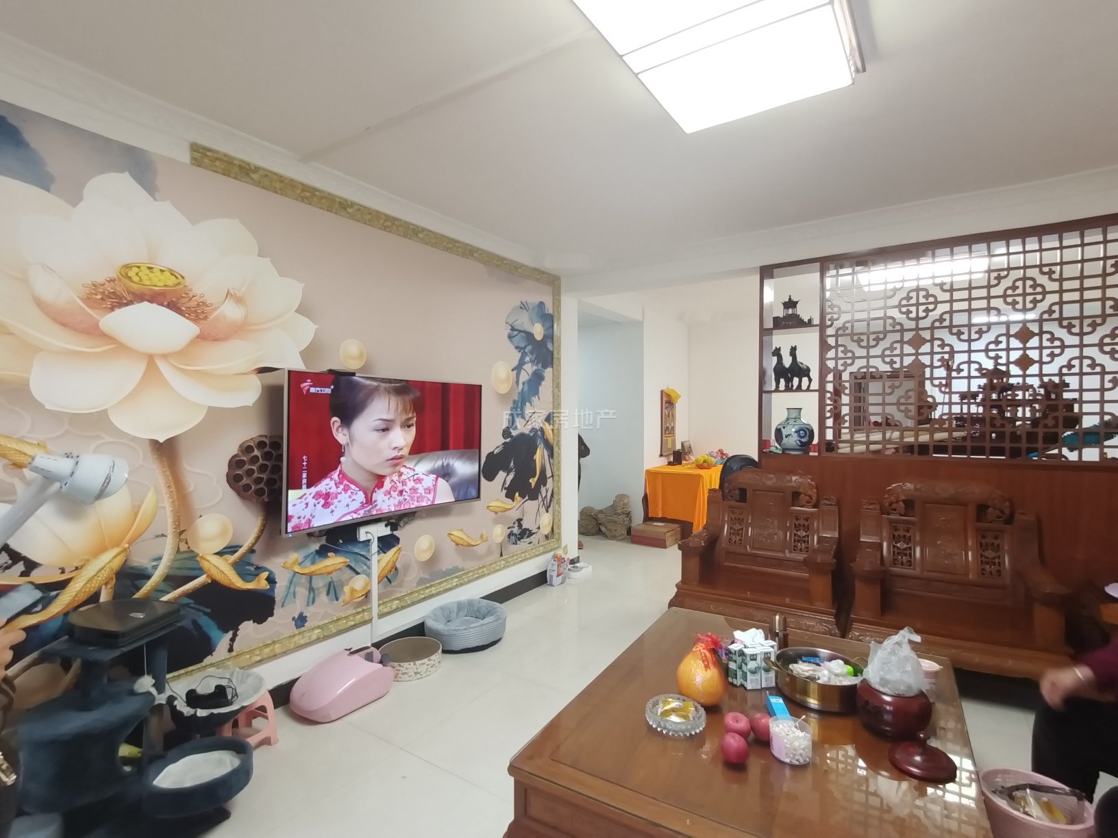 港中花鸟古玩市场,花鸟市场精装大四房,单价4400!2