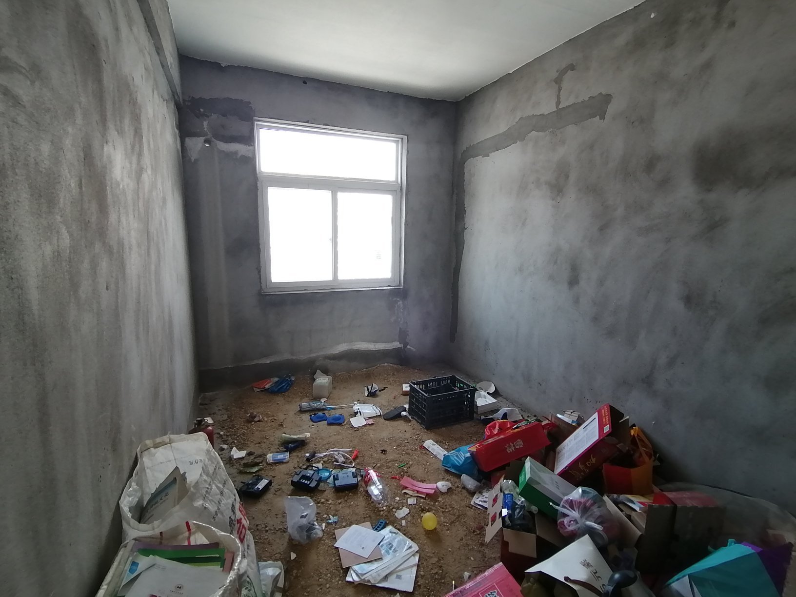 四海宜嘉,西城襄阳路 四海宜嘉 电梯南北通透双阳台三房 46万手续齐全20
